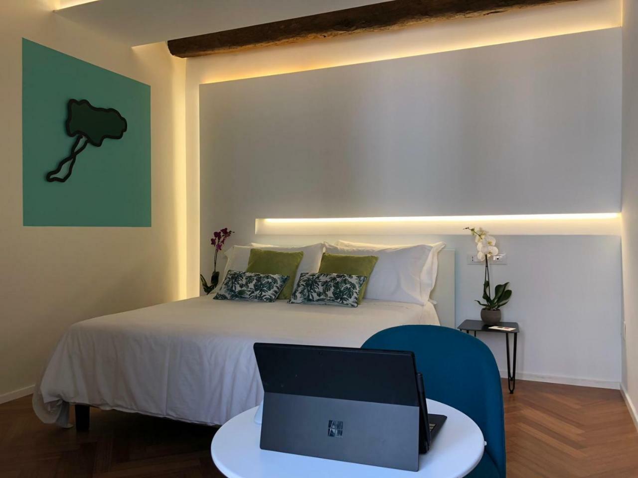 Duetto Al Duomo Hotel Nápoly Kültér fotó